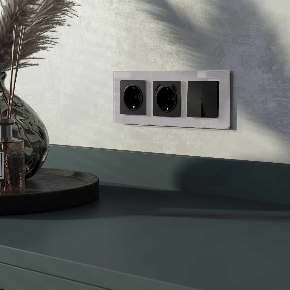 Рамка стеклянная Werkel Favorit на 3 поста Серый W0031115 — изображение 2