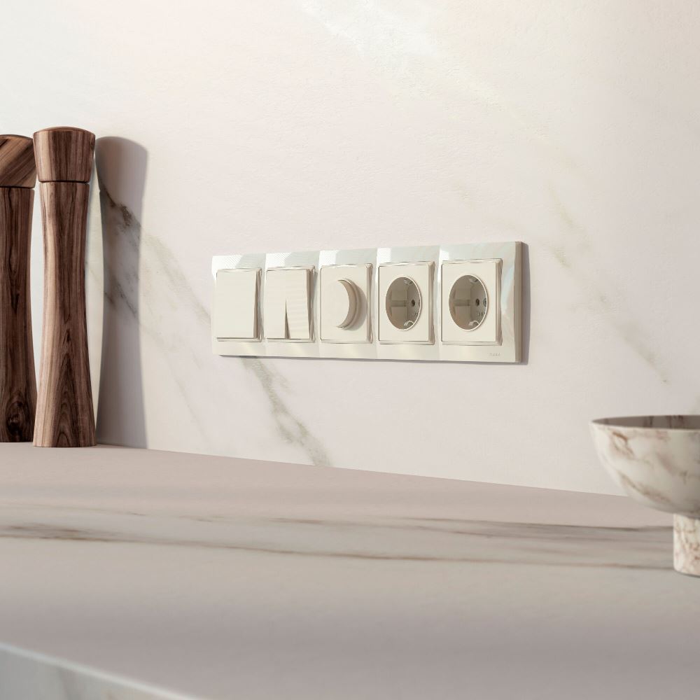 Рамка из поликарбоната Werkel Snabb basic на 5 постов Слоновая кость W0052003 — изображение 2