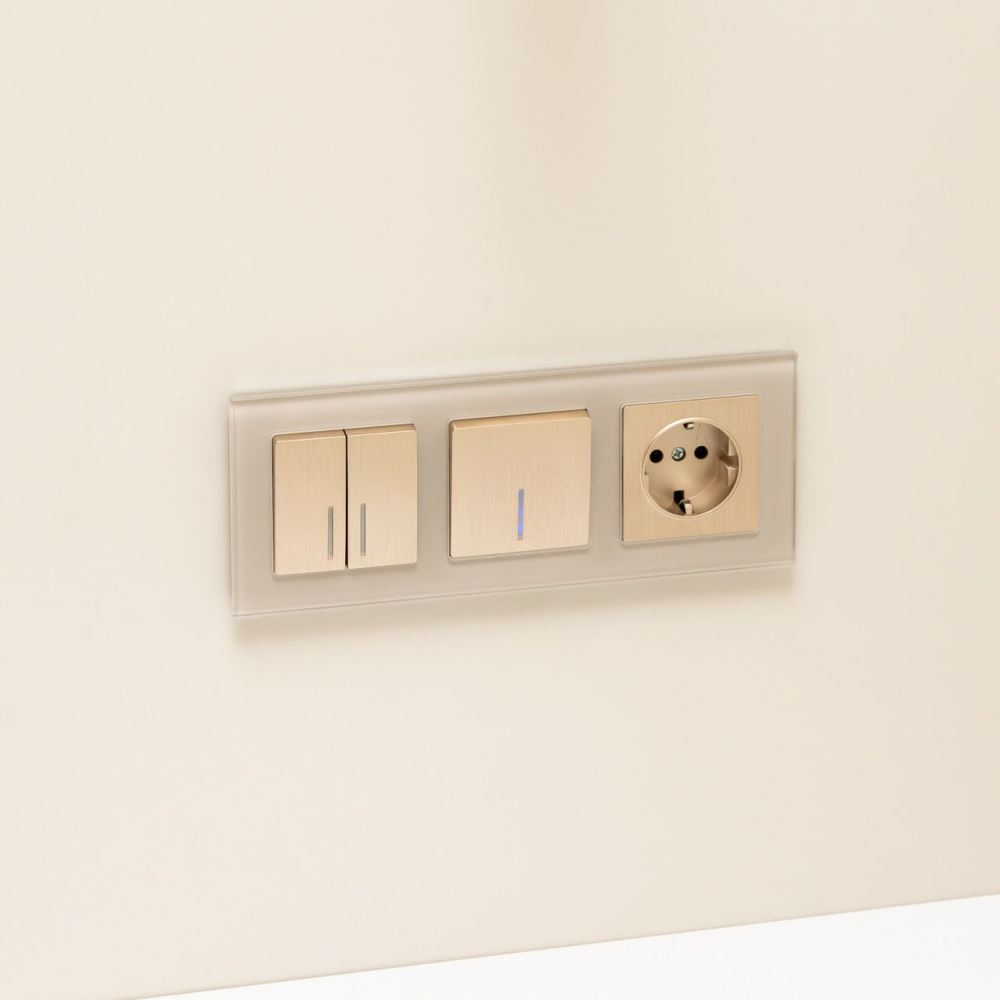 Выключатель одноклавишный встраиваемый проходной Werkel с подсветкой Шампань рифленый W1112110 — изображение 3